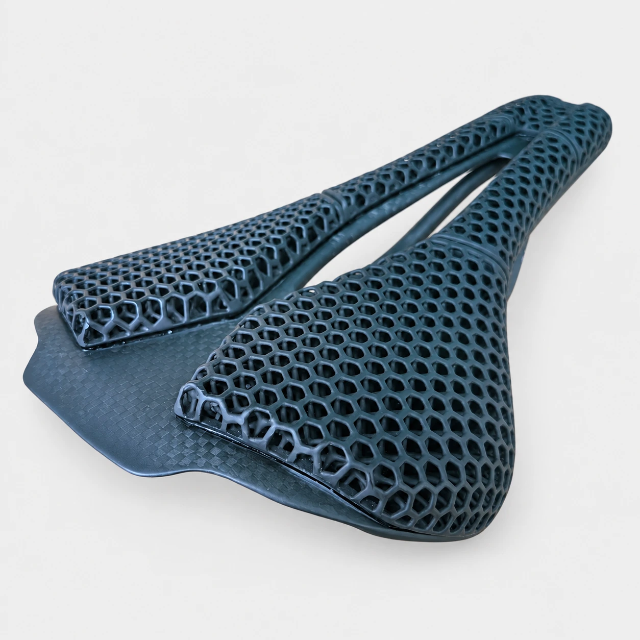 VT-108 3D printed bicycle saddle three-quarter view